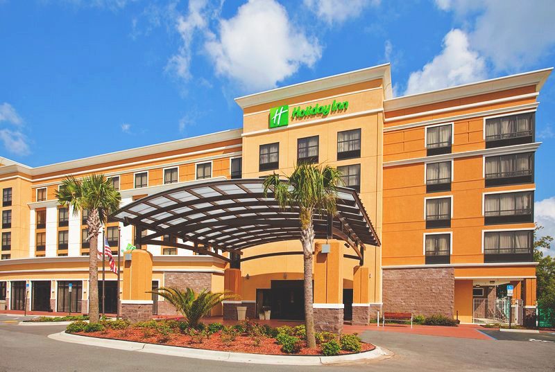 Holiday-Inn-Pensacola-FL_FEAT-1