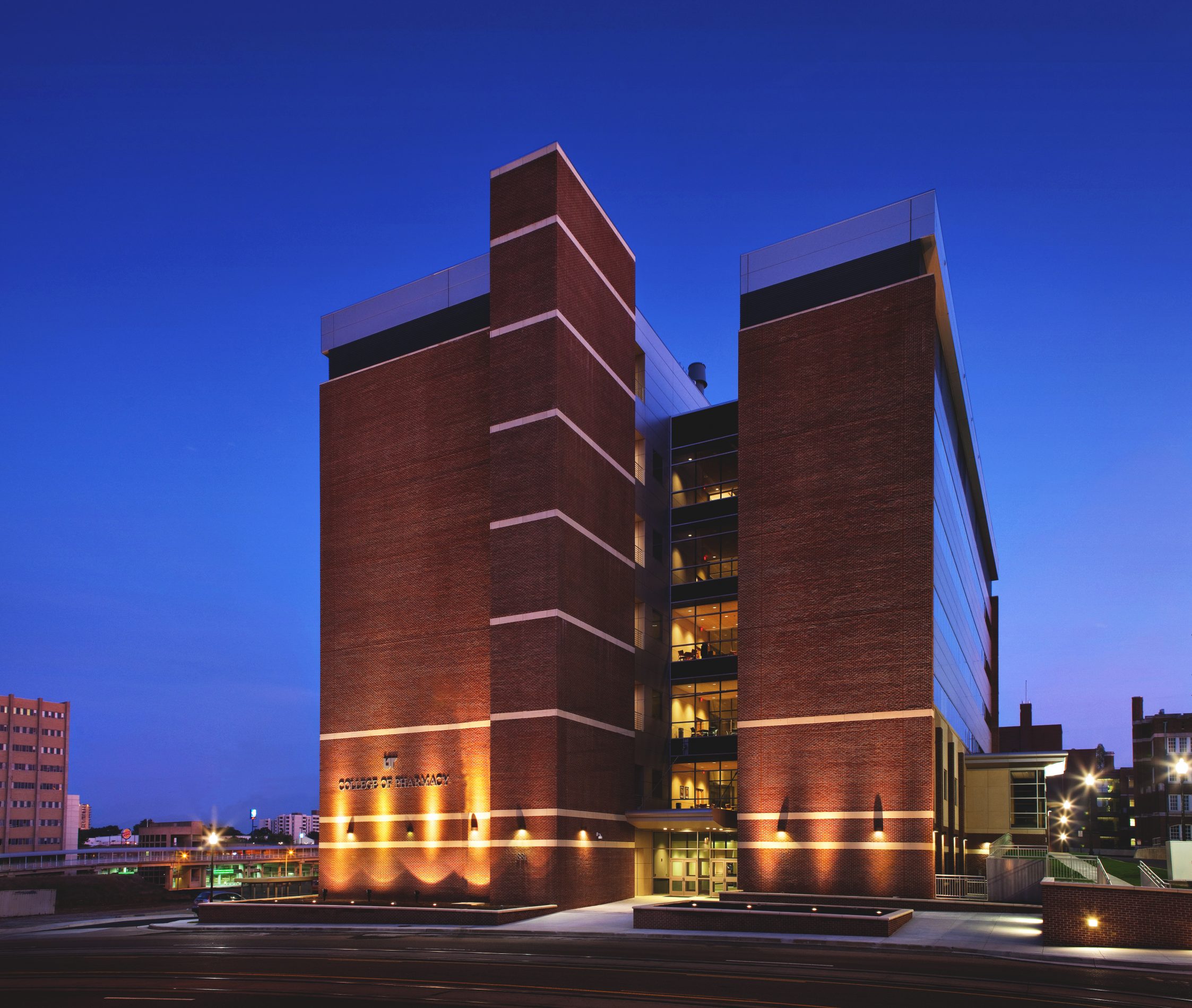 UT Health Science Center College Of Pharmacy EMJ Construction