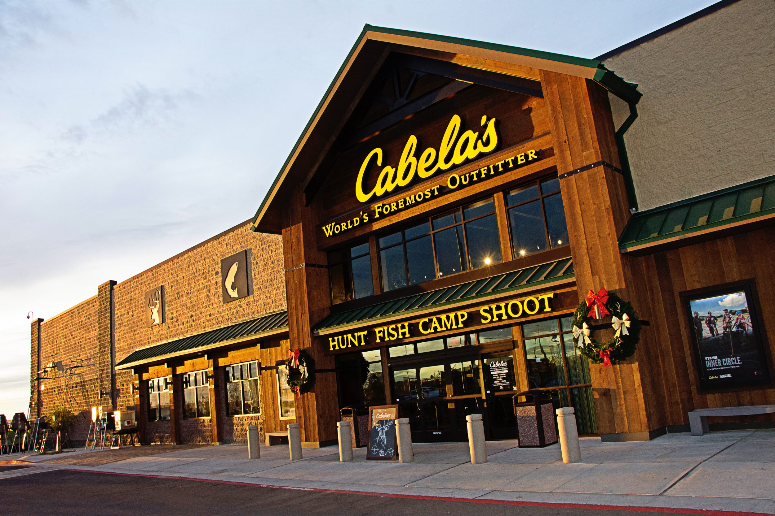 Cabalas-West-Towne-Marketplace_-9170-2500x1667