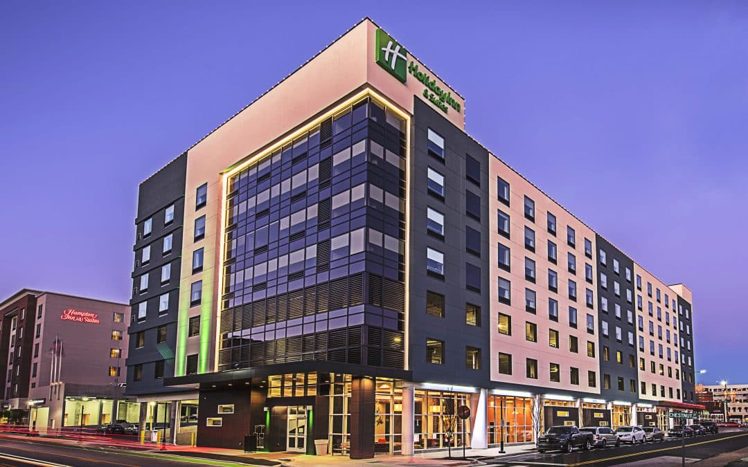 Holiday Inn & Suites