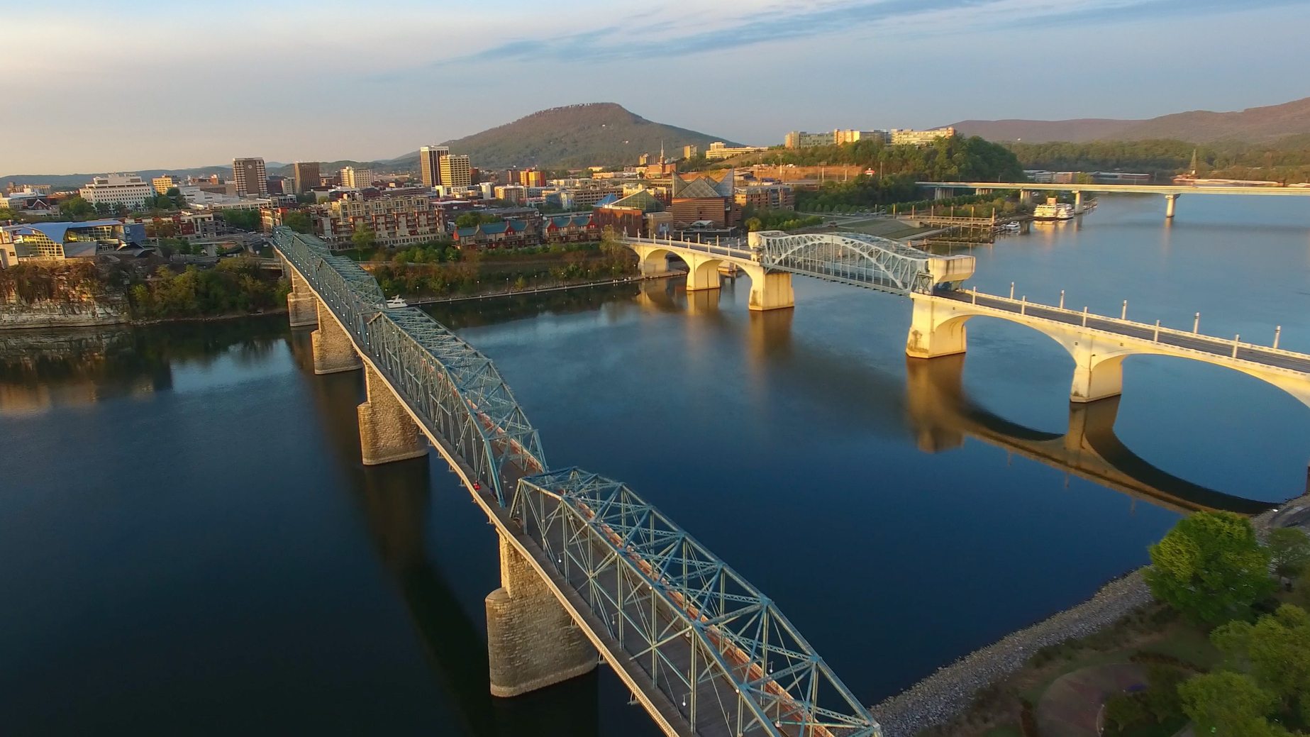 Chattanooga riverfront | iStock.com | John Neff